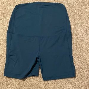 Maternity rios in pacific